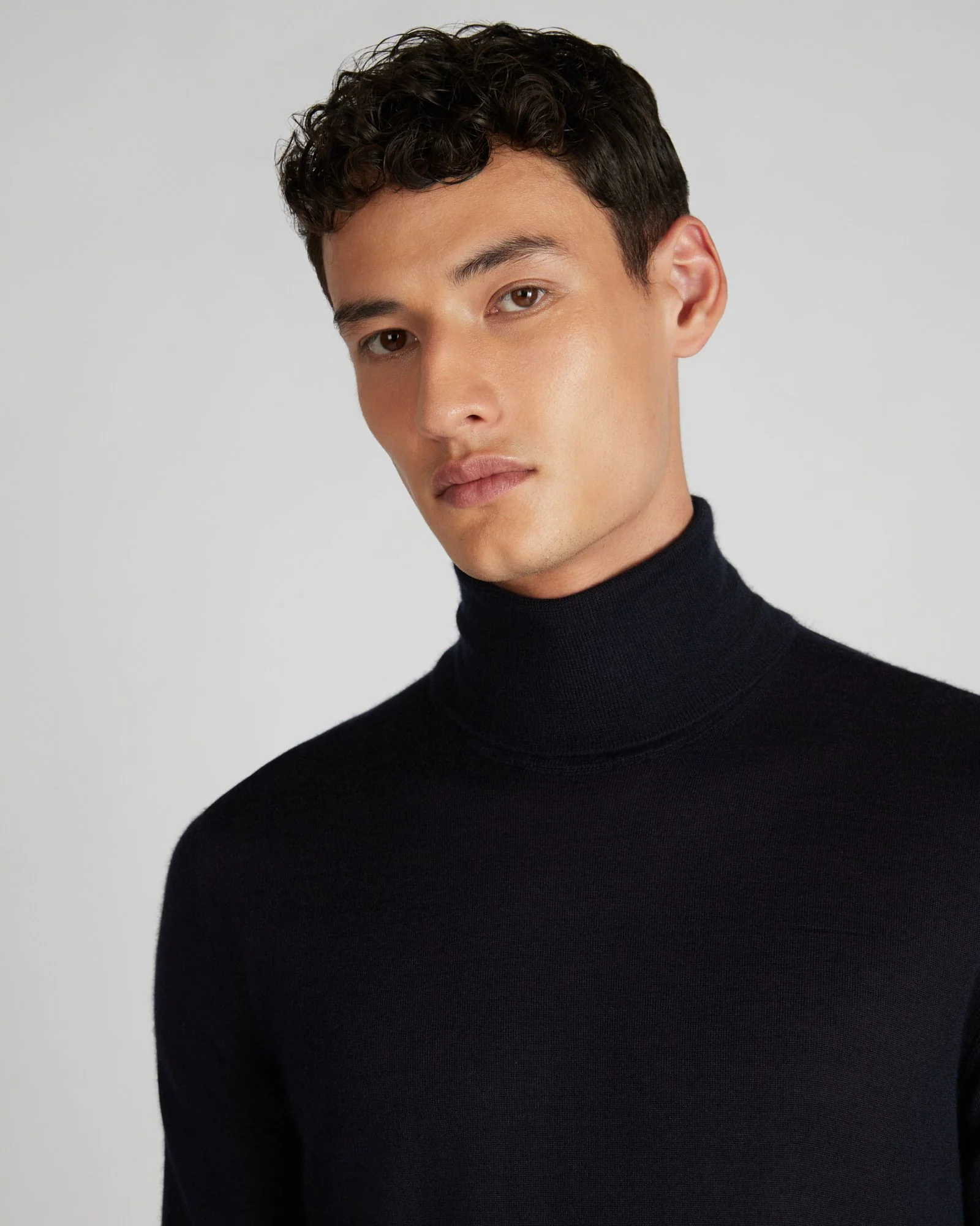 Slim fit cashmere and silk turtleneck sweater - Image 4