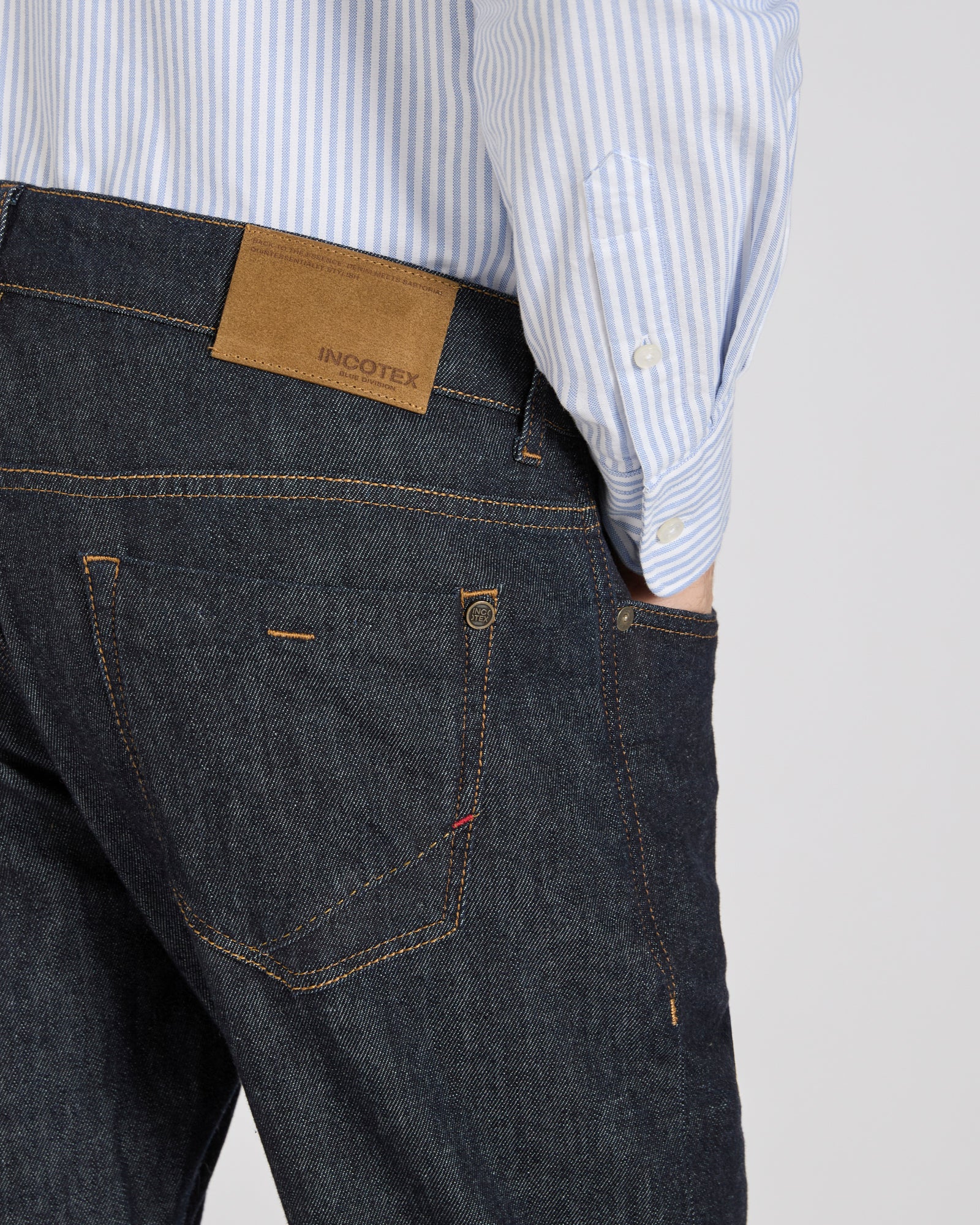 Slim fit five-pocket blue cotton and cashmere denim trousers - Image 4