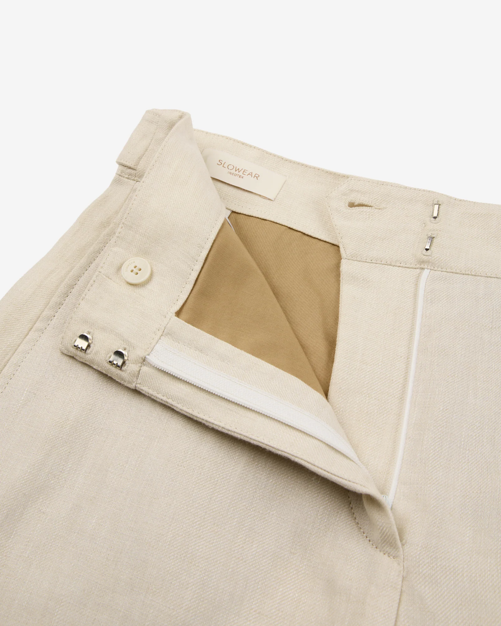 Wide fit Bermuda shorts in linen - Image 6